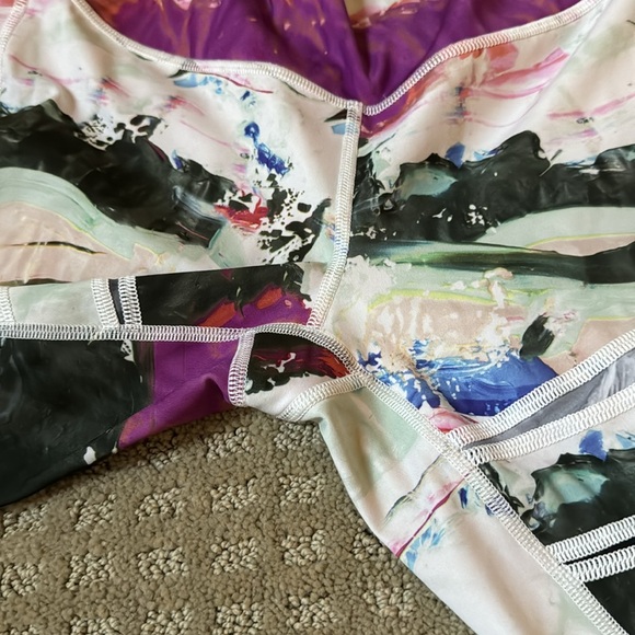 Lululemon printed leggings - Picture 4 of 4